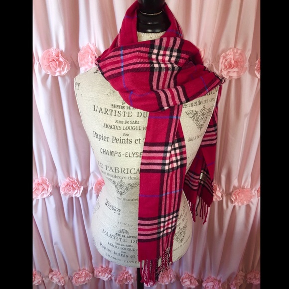 Women’s Plaid Scarf 🧣 - Picture 2 of 5